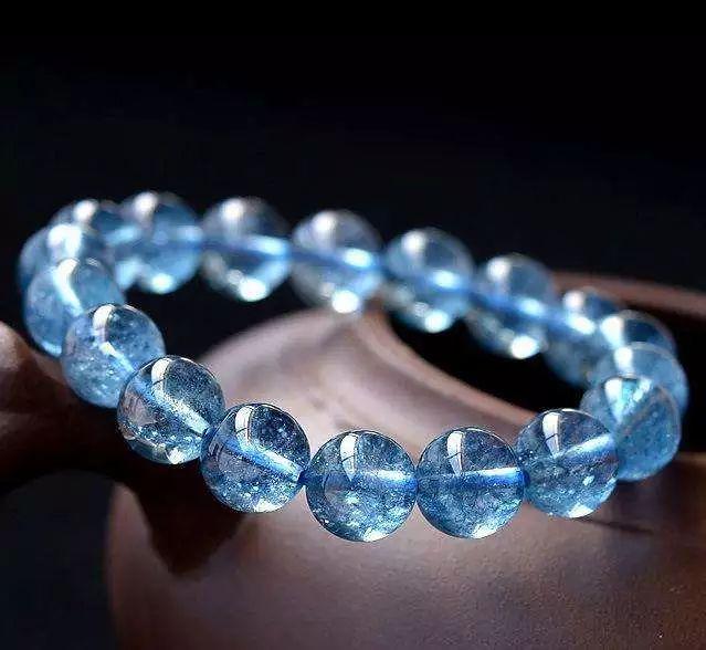 蓝水晶的功效与作用 戴蓝水晶有什么含义